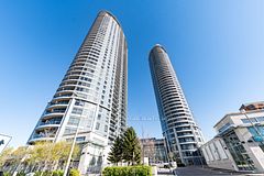 135 Village Green Square 1423, Toronto, ON M1S 0G4