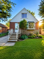 10 Faulkland Road, Toronto, ON M1L 3S3