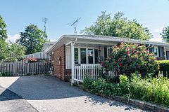 1113 Valley Court, Oshawa, ON L1J 3M4