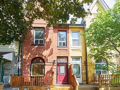 8 Paisley Avenue, Toronto, ON M4M 1N3