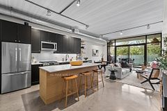 747 Queen Street E 202, Toronto, ON M4M 1H3
