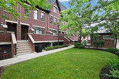 140 Broadview Avenue 52, Toronto, ON M4M 2G2