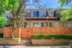 1209 Queen Street E 72, Toronto, ON M4M 3H4