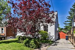 33 Plaxton Drive, Toronto, ON M4B 2P6