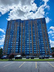 88 Alton Towers Circle 1601, Toronto, ON M1V 5C5