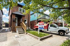 414 Mortimer Avenue, Toronto, ON M4J 2E9