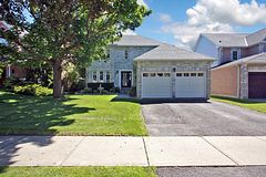 22 Lahaye Drive, Whitby, ON L1P 1L5