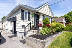 816 N SIMCOE Street N, Oshawa, ON L1G 4V8