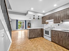 880 Broadview Avenue 3, Toronto, ON M4K 2R1