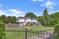 4860 Baldwin Street S, Whitby, ON L1R 2W4