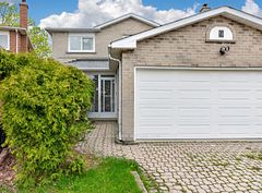 9 Montague Place, Toronto, ON M1W 3V5