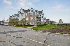385 Lakebreeze Drive 101, Clarington, ON L1B 1P5