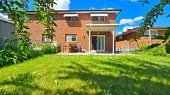 233 Fairglen Avenue, Toronto, ON M1W 1A9