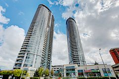 135 VILLAGE GREEN Square 923, Toronto, ON M1S 0G4