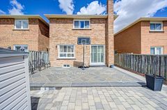 11 Danilack Court, Toronto, ON M1V 4L8