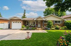 98 Applewood Crescent, Whitby, ON L1N 2E7