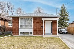 5 Applefield Drive Lower, Toronto, ON M1P 3X8