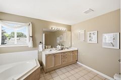 24 Wetherburn Drive, Whitby, ON L1P 1M7