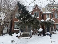 105A Gough Avenue Lower, Toronto, ON M4K 3N9