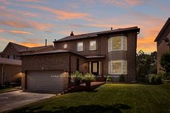 25 Fieldview Crescent, Whitby, ON L1N 8B5