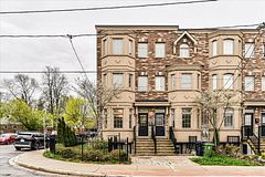 2833 St. Clair Avenue E, Toronto, ON M4B 1N3