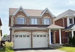 17 Kirkland Place, Whitby, ON L1P 1X3