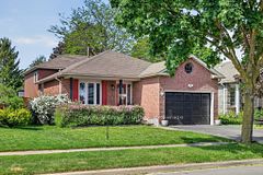 4 Claret Road, Clarington, ON L1E 1V9
