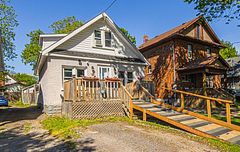 266 Division Street, Oshawa, ON L1G 5M7