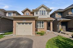 2125 Scottscraig Drive, Oshawa, ON L1L 1C2