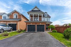 27 Clair Avenue, Whitby, ON L1M 2G8