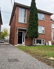 15 Virginia Avenue Lower, Toronto, ON M4C 2S6