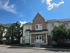 27 Petra Way 2, Whitby, ON L1R 0A5