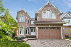 18 Kemp Drive, Ajax, ON L1T 4B1