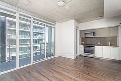 15 Baseball Place 1102, Toronto, ON M4M 0E6