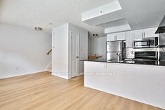 24 Florence Wyle Lane 6, Toronto, ON M4M 3E7