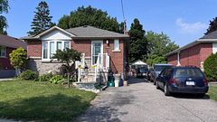 292 Farewell Street Lower, Oshawa, ON L1H 6L9
