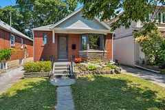 49 Binswood Avenue, Toronto, ON M4C 3N6