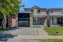 25 Chalmers Crescent, Ajax, ON L1S 5Z5