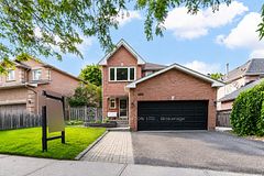 696 Lamour Road, Pickering, ON L1V 6N9