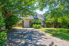 37 Shirley Crescent, Toronto, ON M1M 1K9