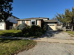 125 Amberjack Boulevard, Toronto, ON M1H 2J6
