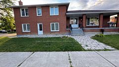 2 Lambeth Square Bachelor, Toronto, ON M1W 3B4