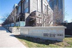 315 Village Green Square Th69, Toronto, ON M1S 0L2