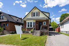 248 Mitchell Avenue, Oshawa, ON L1H 2V6