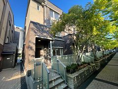 315 Village Green Square Th69, Toronto, ON M1S 0L2