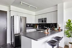 1600 Charles Street 410, Whitby, ON L1N 0G4