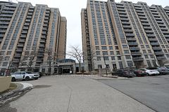 8 Mondeo Drive PH15, Toronto, ON M1P 5C7