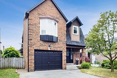 15 Ravenscroft Road, Ajax, ON L1T 1V7