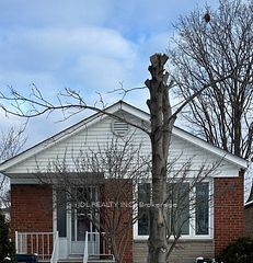 8 Highwood Ave. Avenue Three-Bedroom Main Floor, Toronto, ON M1R 2E4