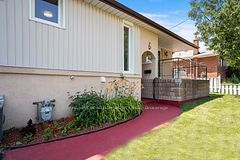 6 Stephenfrank Road, Toronto, ON M1P 3W3